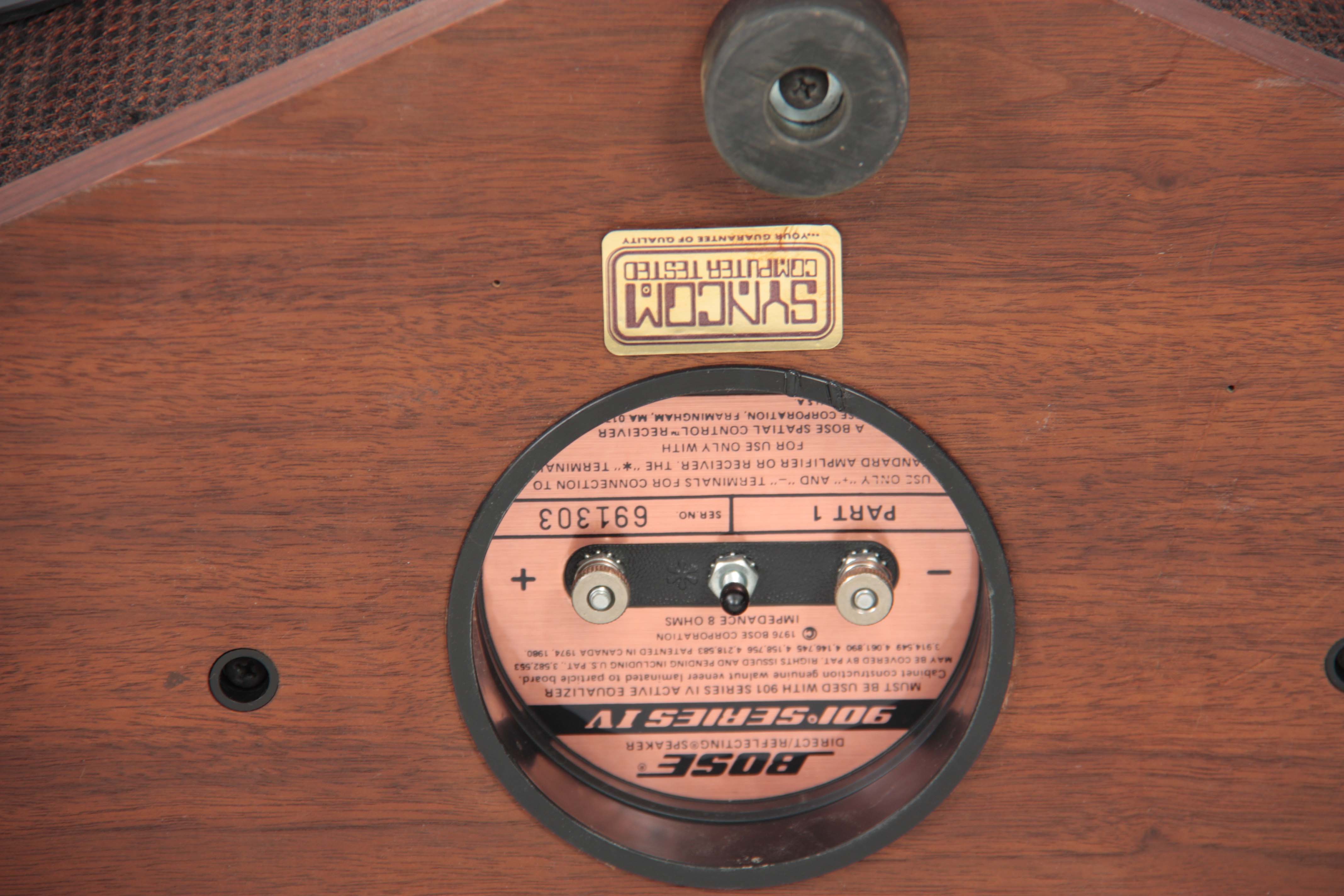 A PAIR OF BOSE 901 SERIES IV VINTAGE SPEAKERS AND EQUALIZER - Image 8 of 8