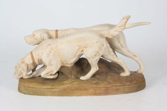 A LATE 19TH CENTURY ROYAL DUX BOHEMIA GROUP OF TWO GUN DOGS ivory ground and modelled as a pointer - Image 3 of 5