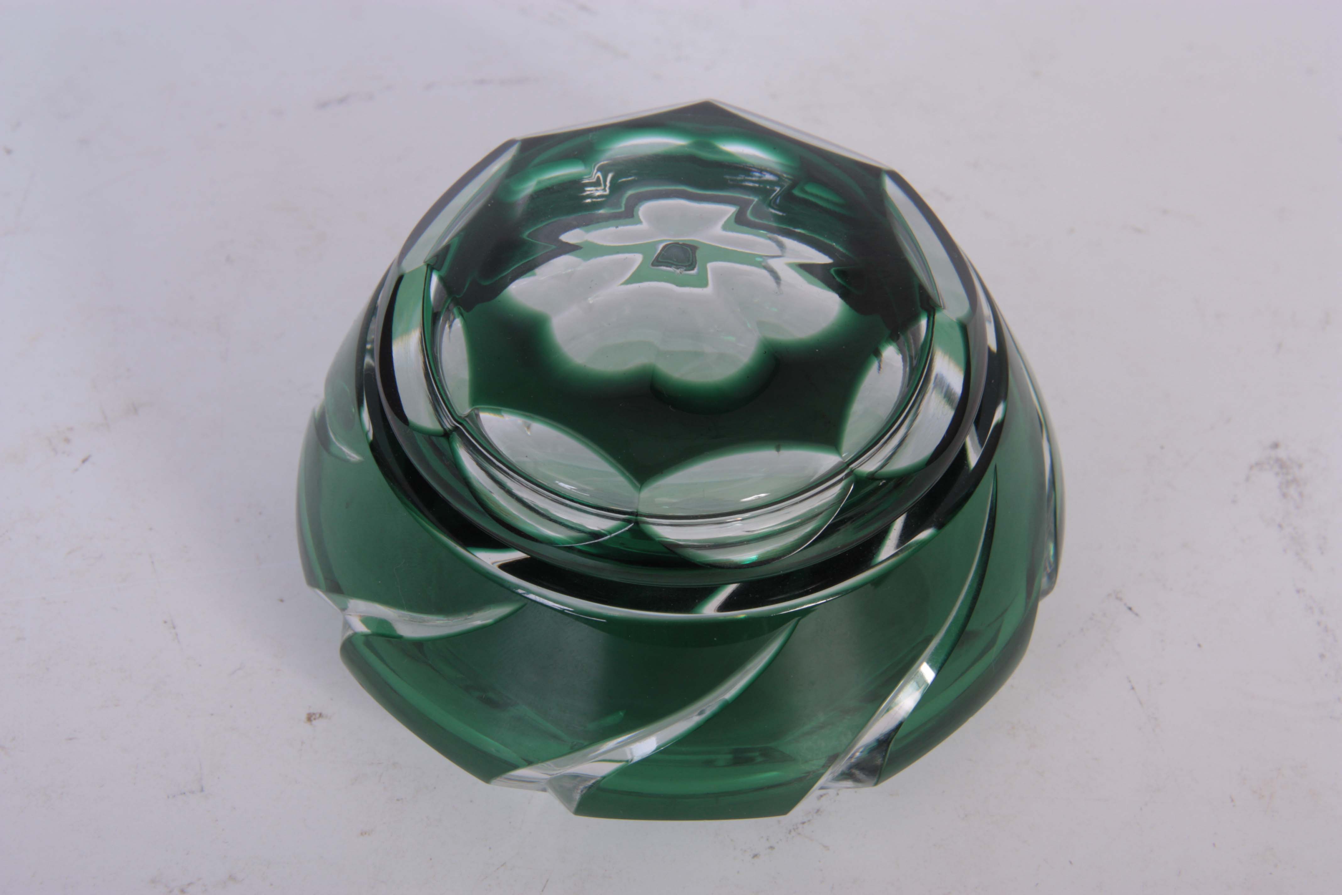 A VAL ST. LAMBERT GREEN OVERLAY CUT GLASS POWDER BOWL AND COVER 7.5cm high 11cm diameter signed to - Image 2 of 2