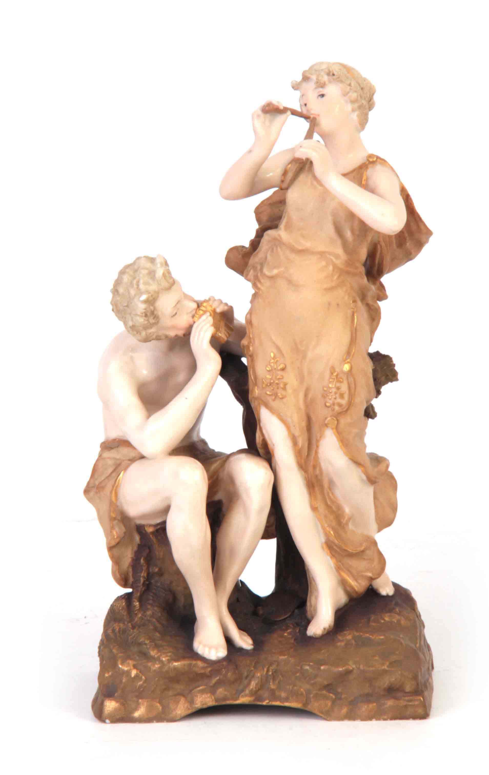 A LATE 19TH CENTURY TURN, VIENNA PORCELAIN FIGURE GROUP finely modelled as a standing lady and