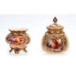 E. TOWNSEND A ROYAL WORCESTER LOBED BULBOUS POTPOURRI JAR AND COVER with gilt moulded borders