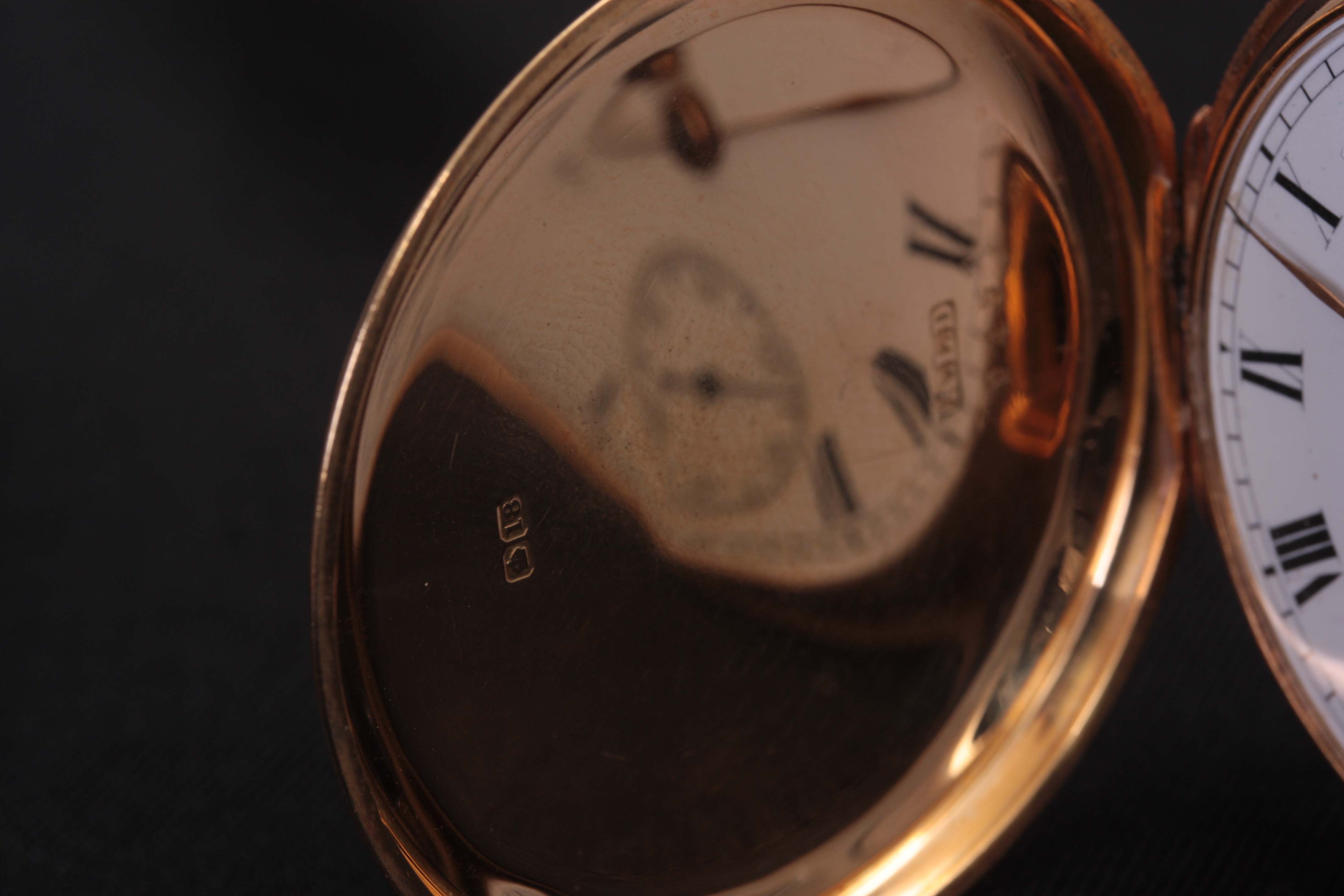 WALTHAM. AN EARLY 20TH CENTURY 18CT GOLD FULL HUNTER POCKET WATCH the engine turned case opening - Image 4 of 14
