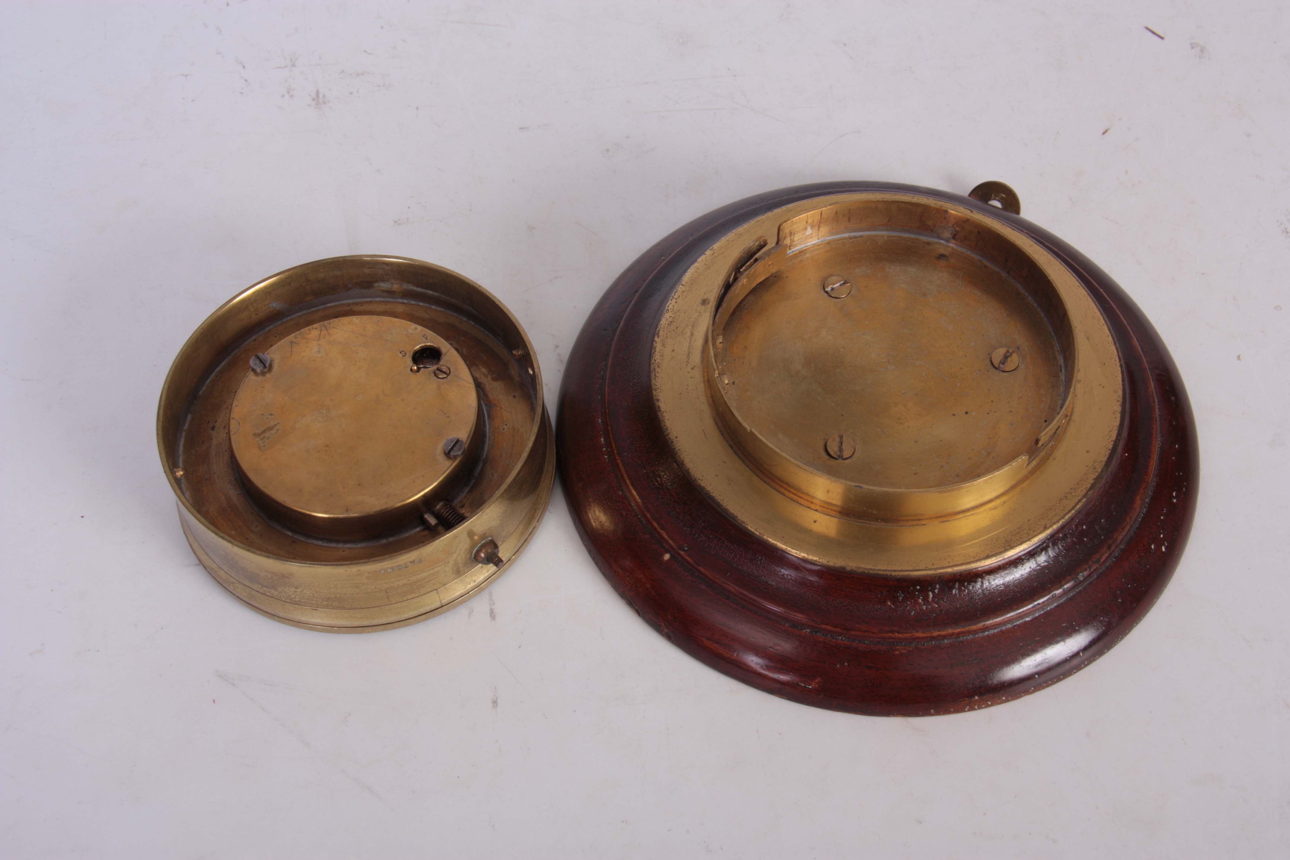 AN EARLY 20TH CENTURY CAR CLOCK having a brass case with bayonet fitted dashboard mount, the white - Image 3 of 4