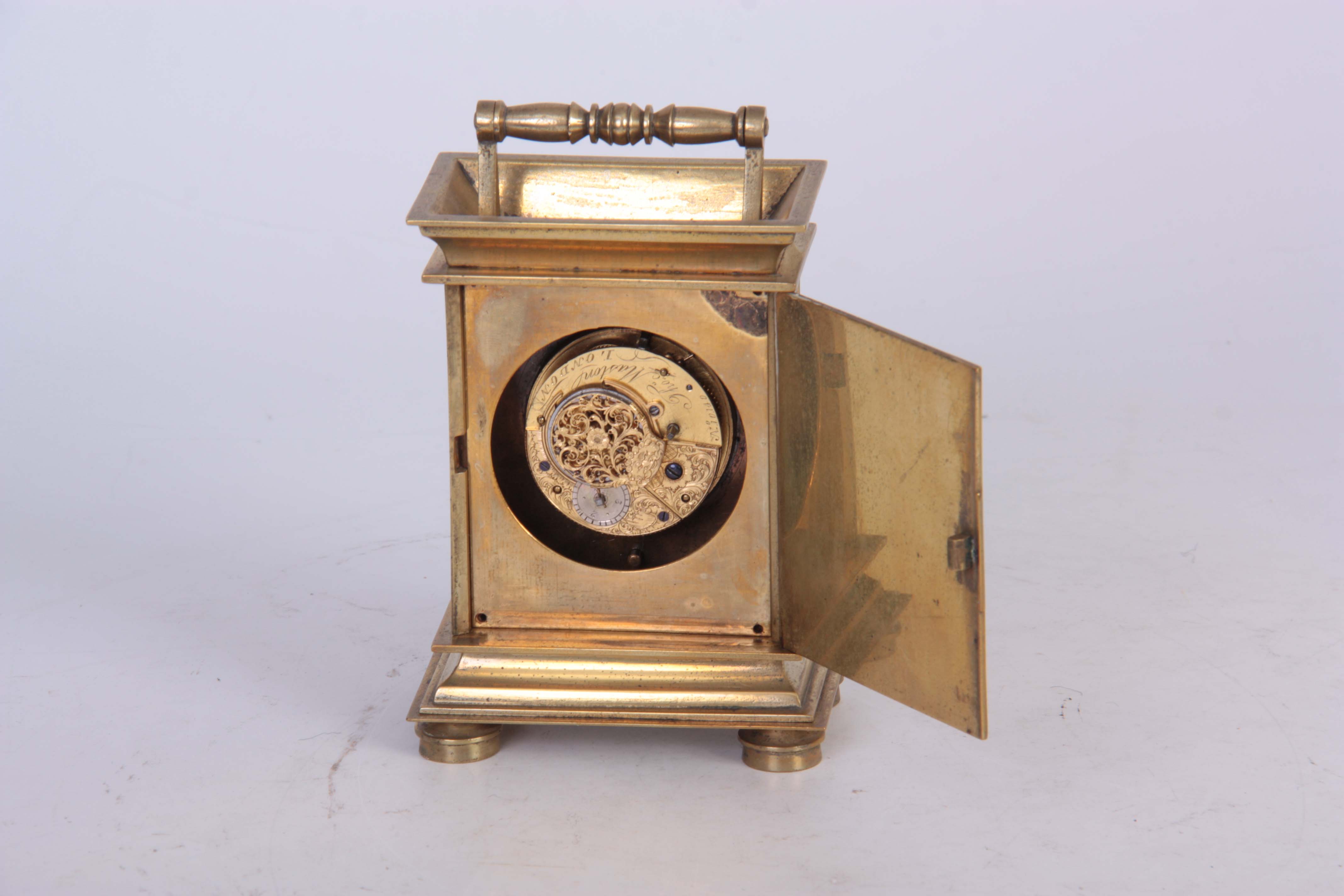 THOMAS MASTON, LONDON AN EARLY 19TH CENTURY ENGLISH CARRIAGE CLOCK having a brass moulded case - Image 3 of 4