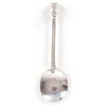 A CHARLES II LONDON SILVER SEAL TOP SPOON with lobed baluster and knopped terminal and hammered bowl