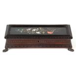 A 19TH CENTURY ITALIAN PIETRA DURA FLORENTINE CASKET the hinged lid inset with a floral inlaid