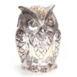 AN ITALIAN MAURO MANETTI SILVERED METAL ICE BUCKET modelled as an owl with cream painted interior
