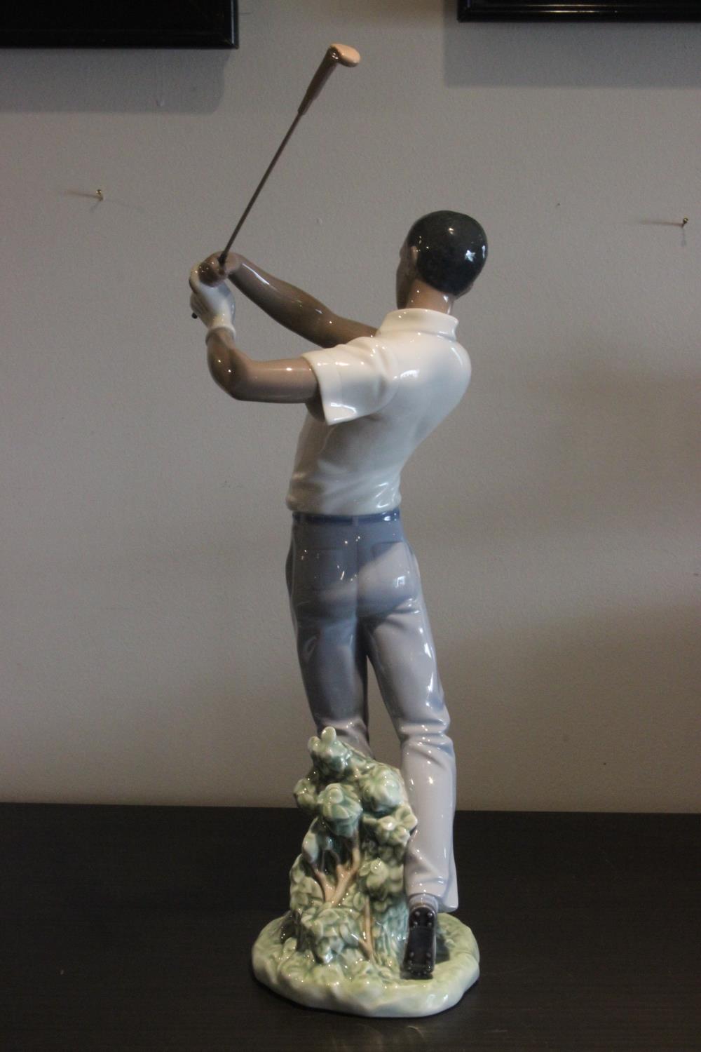 Lladro Black Legacy Collection ' The Perfect Swing' No 6845 issued in 2002, Sculpted by Regino - Image 5 of 7