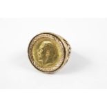 Gents Half Sovereign in Ring Mount 8.7g total weight