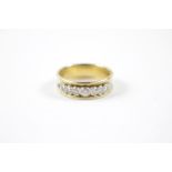 Good Quality Ladies 18ct Gold Diamond Set Ring of Seven Stones estimated 0.30ct in rub over 6.3g