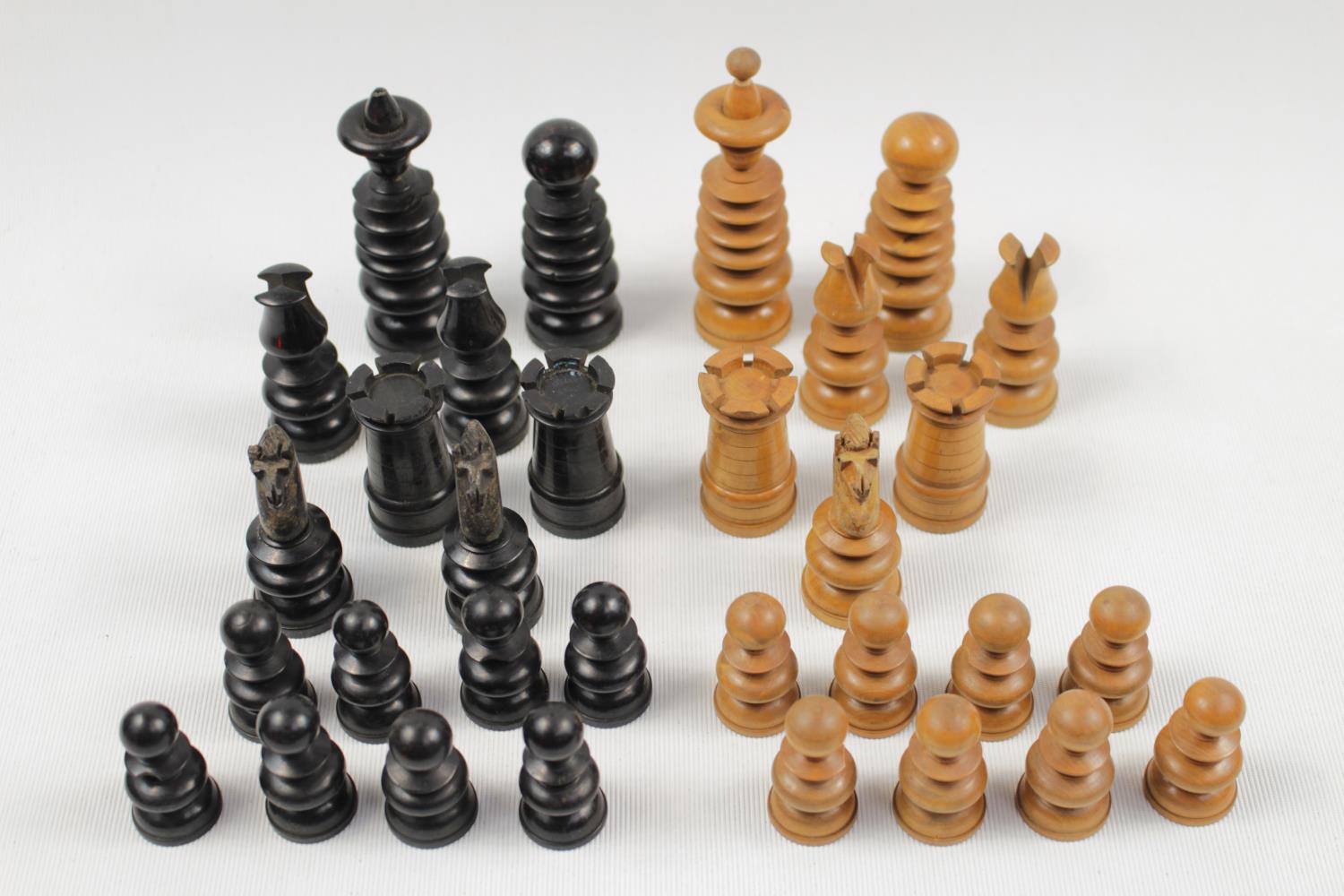 Good Quality Early 20thC Boxwood part Chess Set, (31 Pieces)