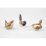 3 Royal Crown Derby Bird Paperweights inc. 2 Wrens and a Wagtail all with Gold buttons