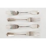 Set of 4 George IV Silver fiddle pattern forks by William Eaton London 1829, 190g total weight