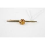 Good Quality 9ct Gold Bar Brooch with Octagonal rub over set Citrine 4.9g total weight