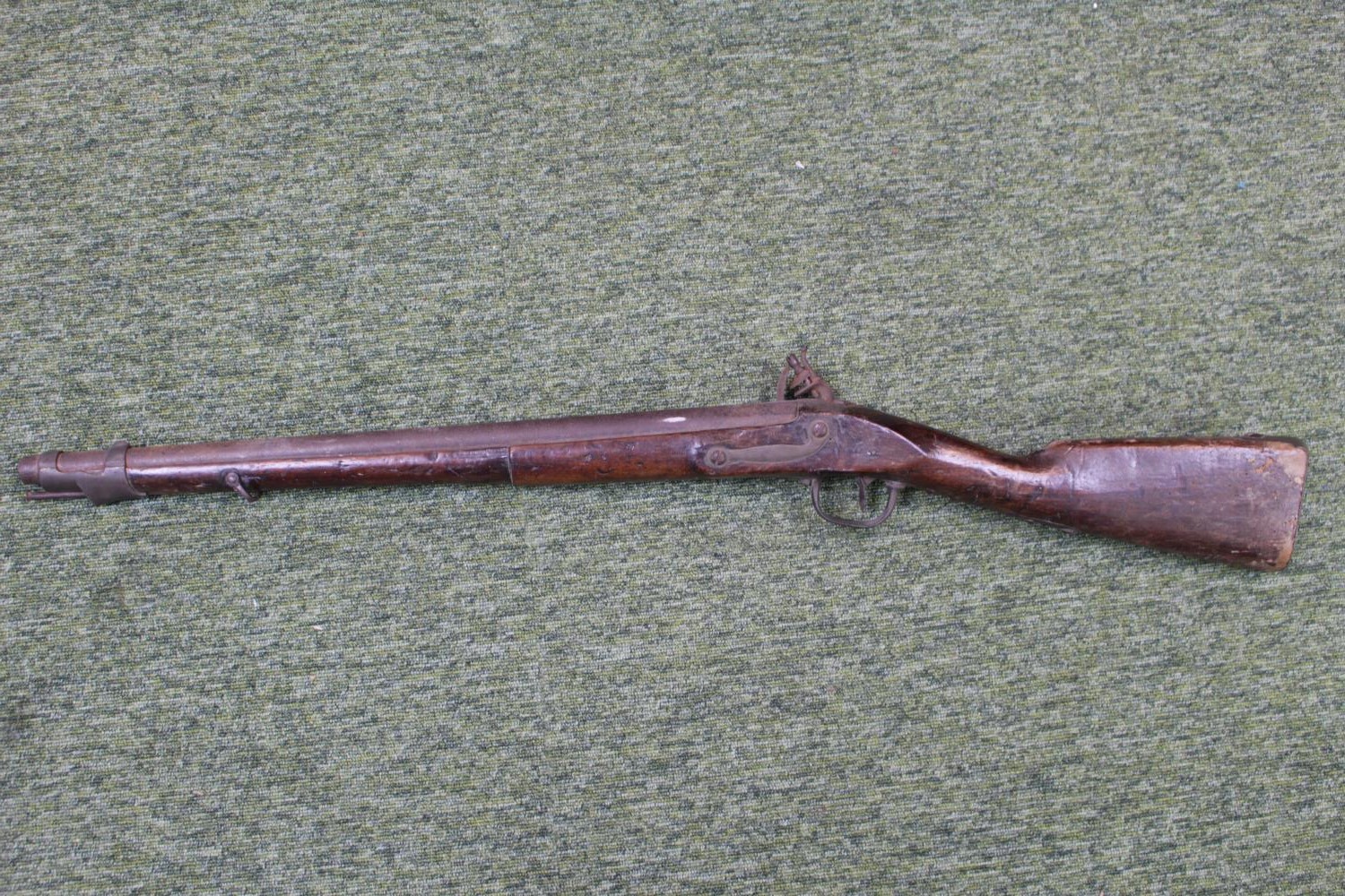 Late 18thC European Flintlock rifle with Brass and Ironwork fittings with Walnut Butt, and Ramrod. - Image 3 of 3