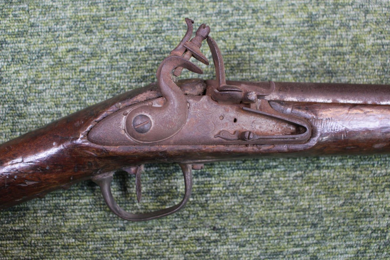 Late 18thC European Flintlock rifle with Brass and Ironwork fittings with Walnut Butt, and Ramrod. - Image 2 of 3