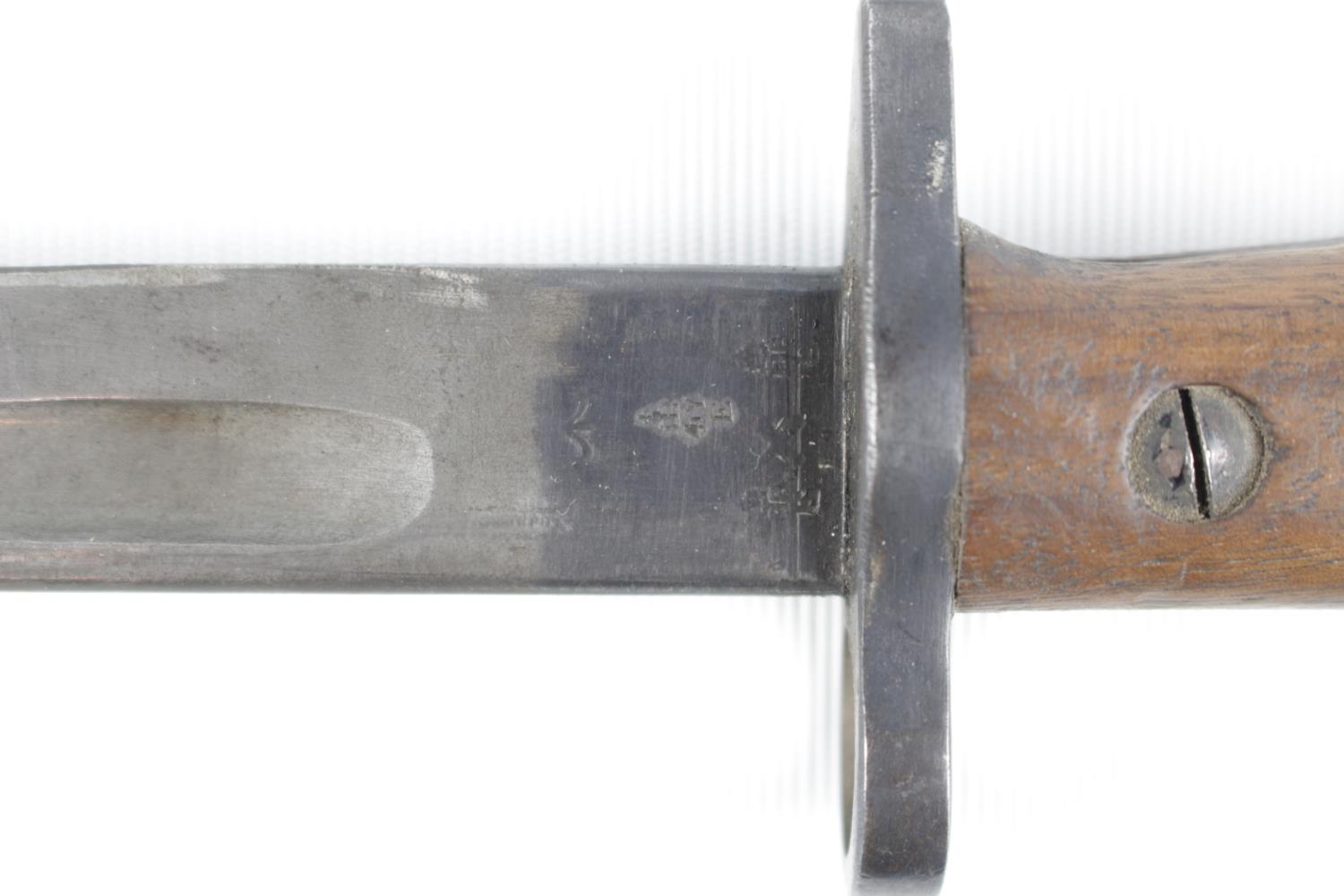 Anderson WW1 bayonet and scabbard dated 1907 with almost all original finish remaining - Image 3 of 4