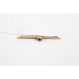 Ladies 9ct Gold Stick Pin 2.8g total weight with Rubover set garnet