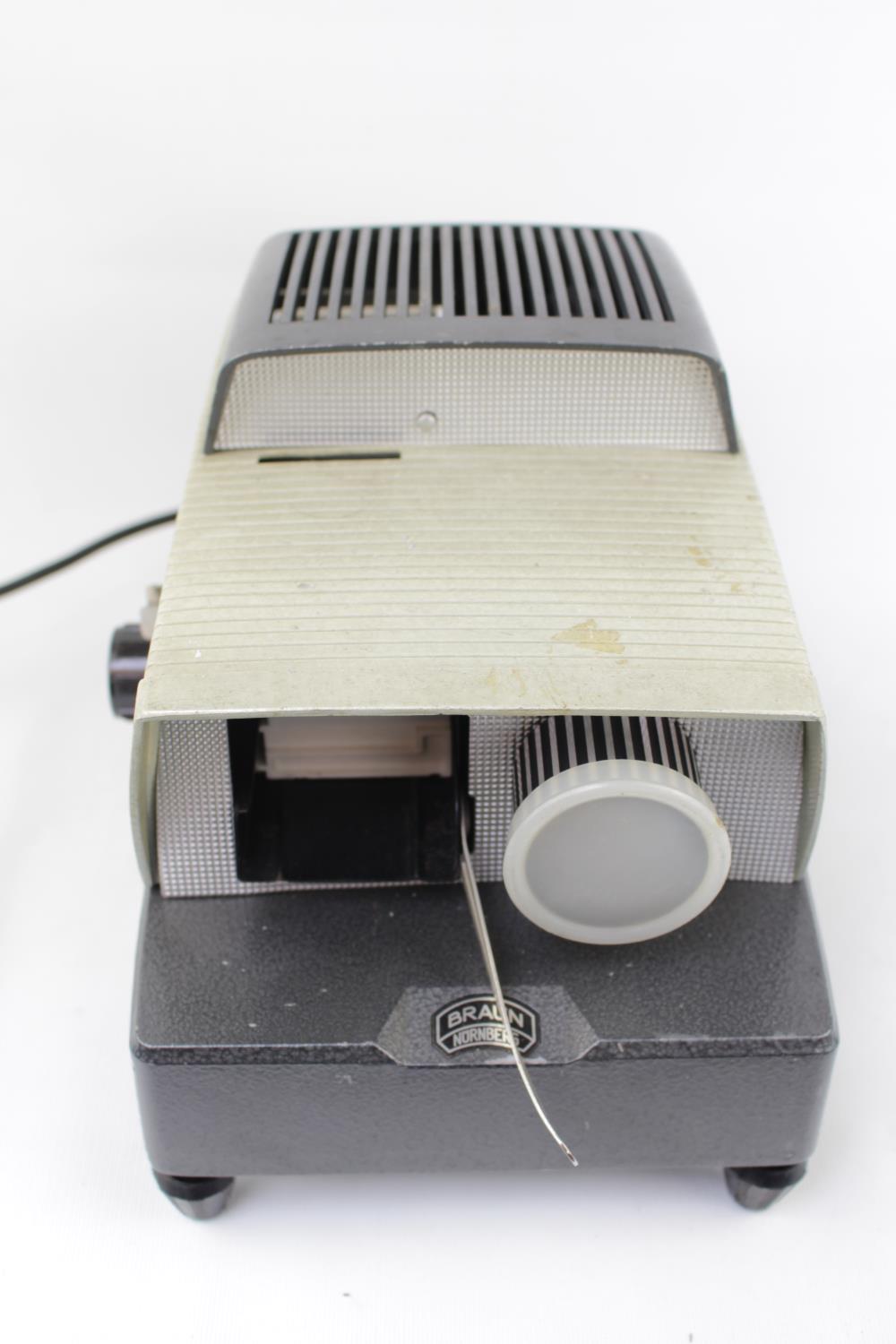 Braun Nurnberg cased projector - Image 2 of 2