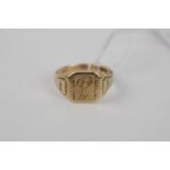 Gents 9ct Gold Signet ring with engraved initials,4g. Size U