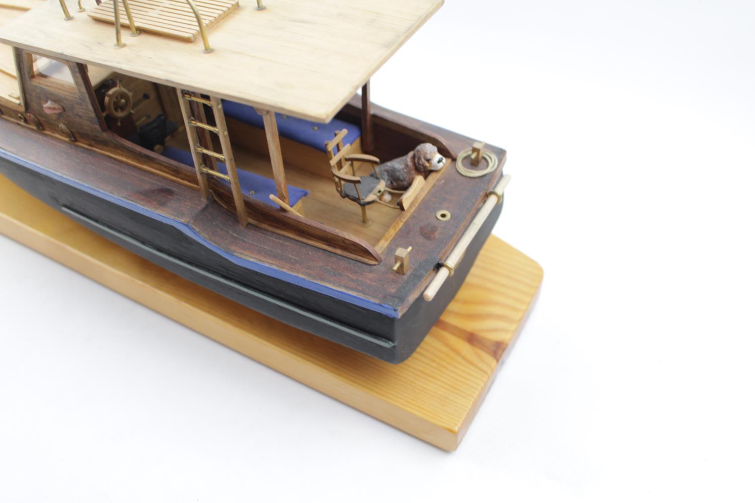 Models of Hemingway's Boat 'Pilar' with similarly titled book 'Hemingways Boat' plus two books on - Image 2 of 4