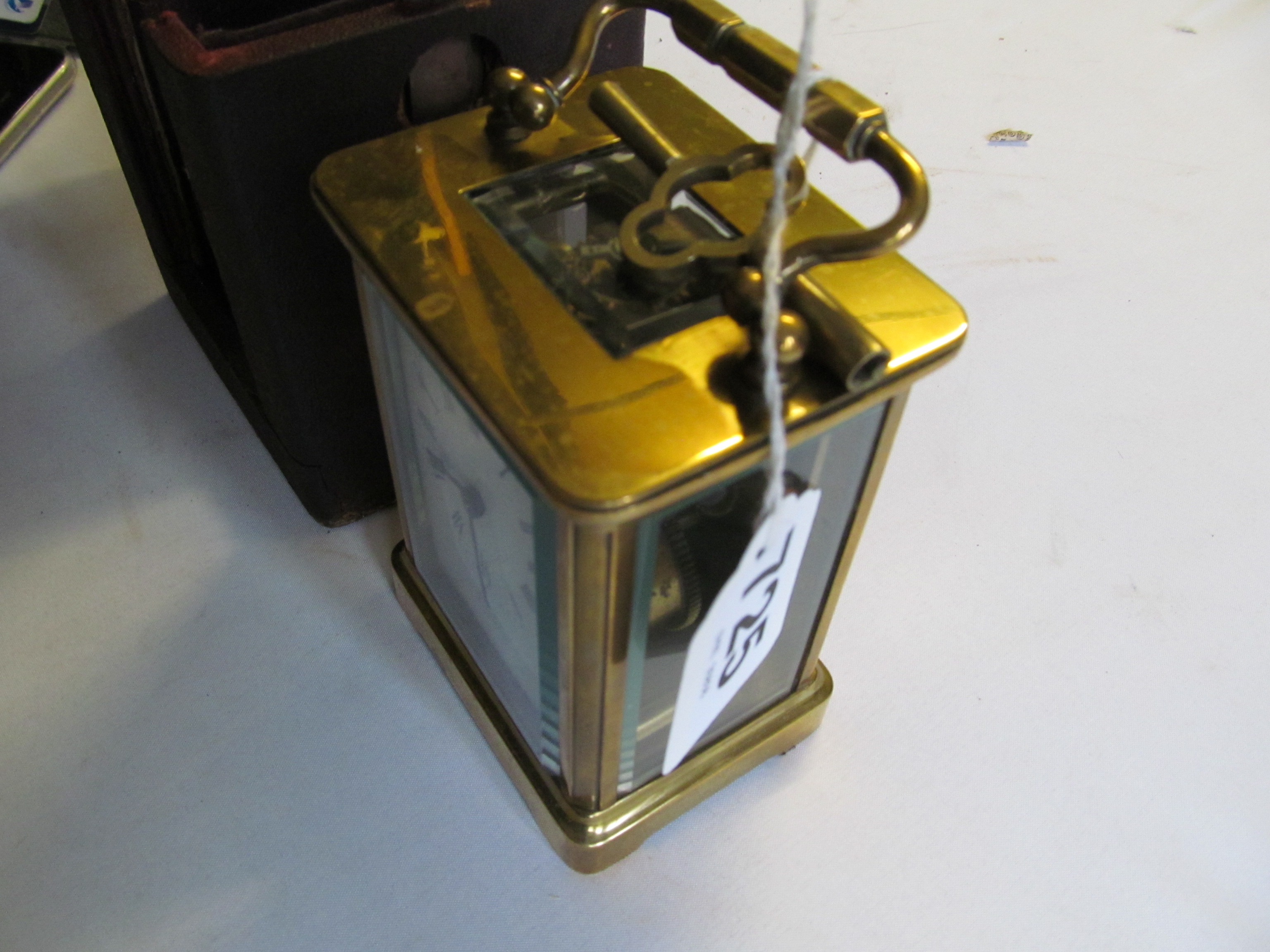 A brass carriage clock (i.c) with key - Image 2 of 4