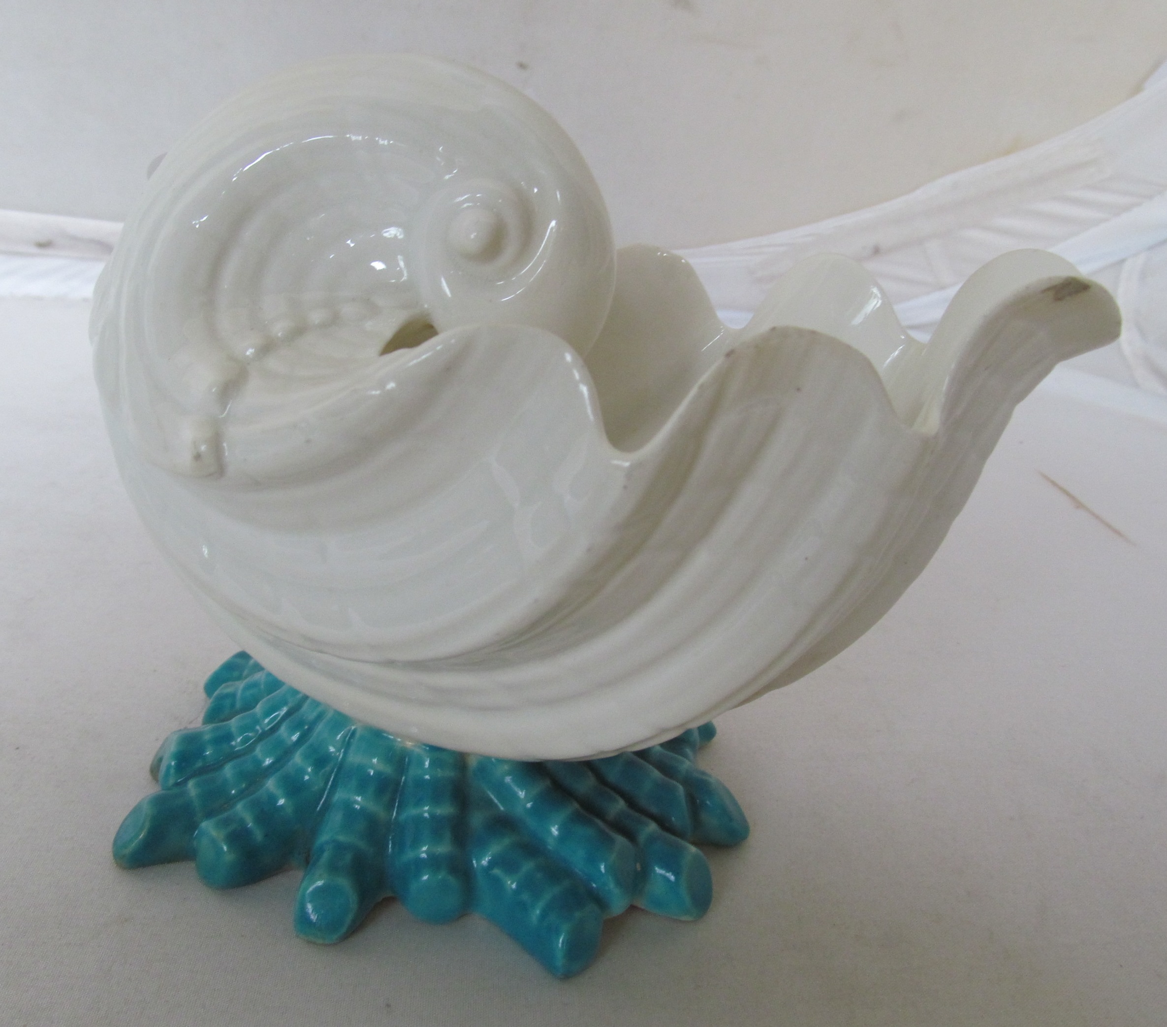 A Minton style shell vase