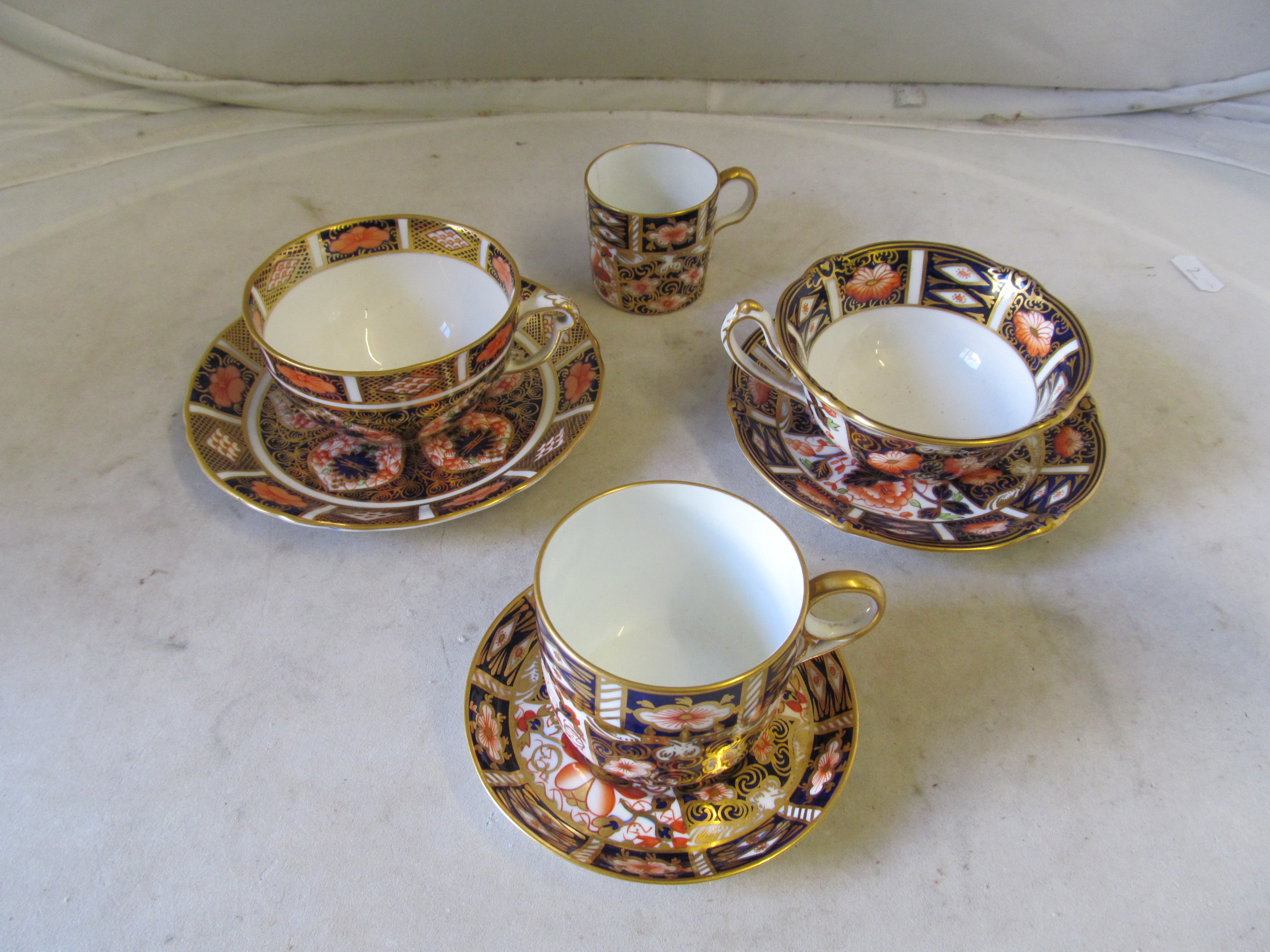 A 19th Century Derby Imari cup and two saucers (one a/f), six Royal Crown Derby cups and saucers and - Image 5 of 6