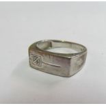 A 9ct white gold ring