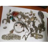 Various silver jewellery