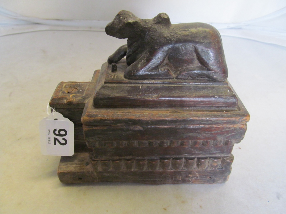 An Argentinian carved box with bullock to swivel lid - Image 2 of 5