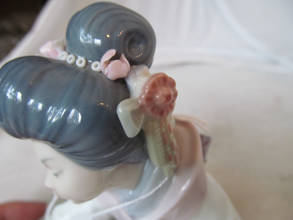 Two Lladro figures Japanese ladies (both a/f) - Image 8 of 8