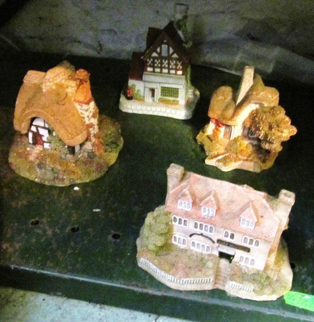 Lilliput lane and other cottages