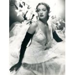 LAMOUR DOROTHY: (1914-1996) American Actress. Vintage signed and inscribed 10.5 x 13.