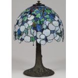 A TIFFANY STYLE TABLE LAMP