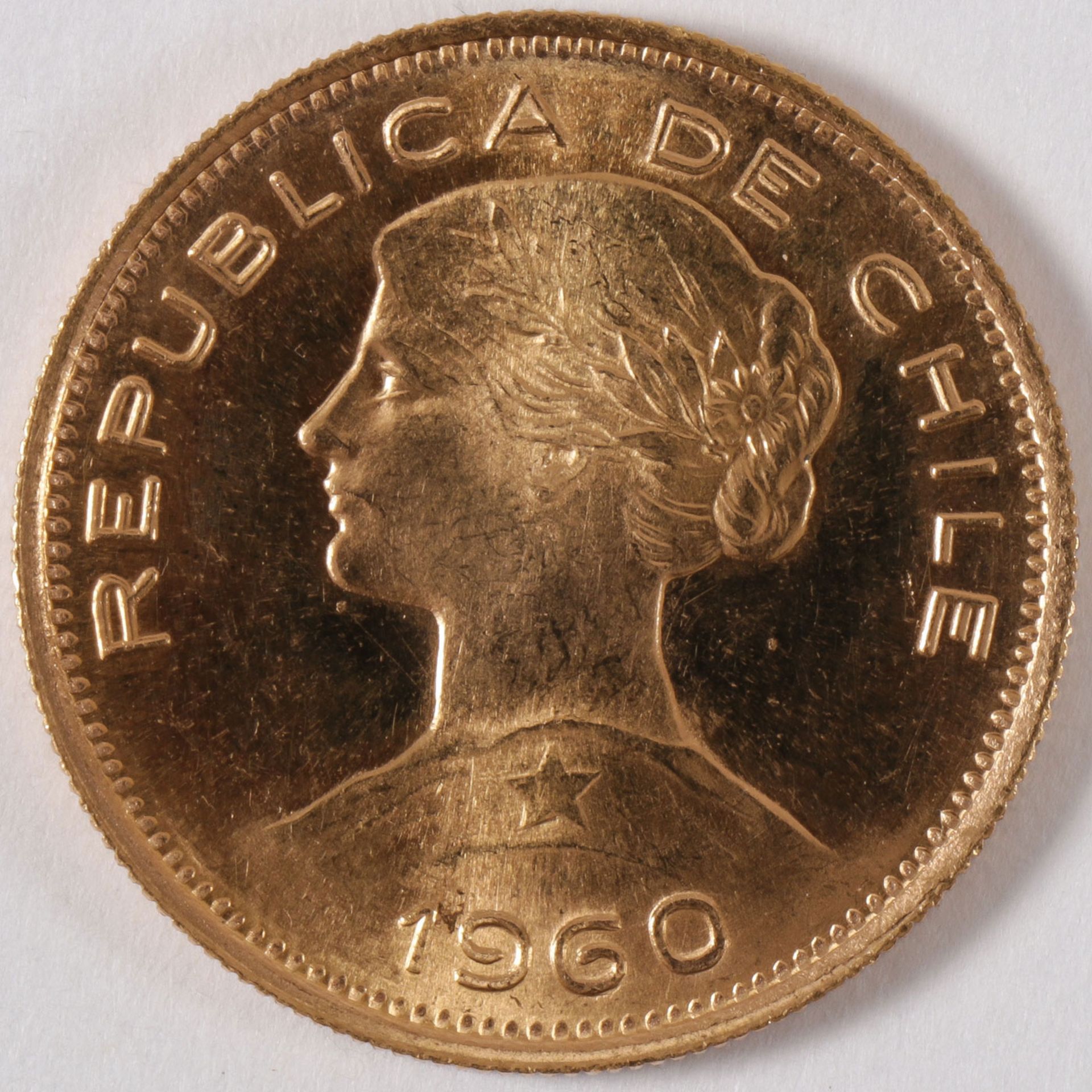 1960 CHILEAN 100 PESOS GOLD COIN