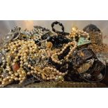 A Collection of Costume Jewellery to include brooches, necklaces and other items