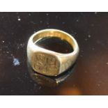 An 18 Carat Gold Signet Ring, 11.4 grammes