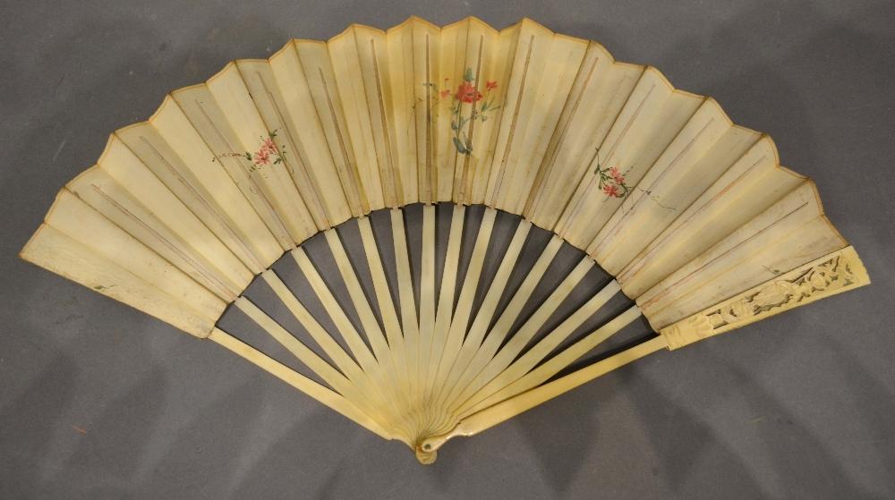 An Early 18th Century English Skin and Ivory Fan, hand painted with a central cartouche depicting - Image 2 of 2