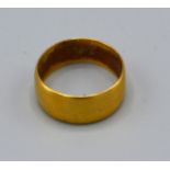 A 22ct Gold Wedding Band, 4.5 grams