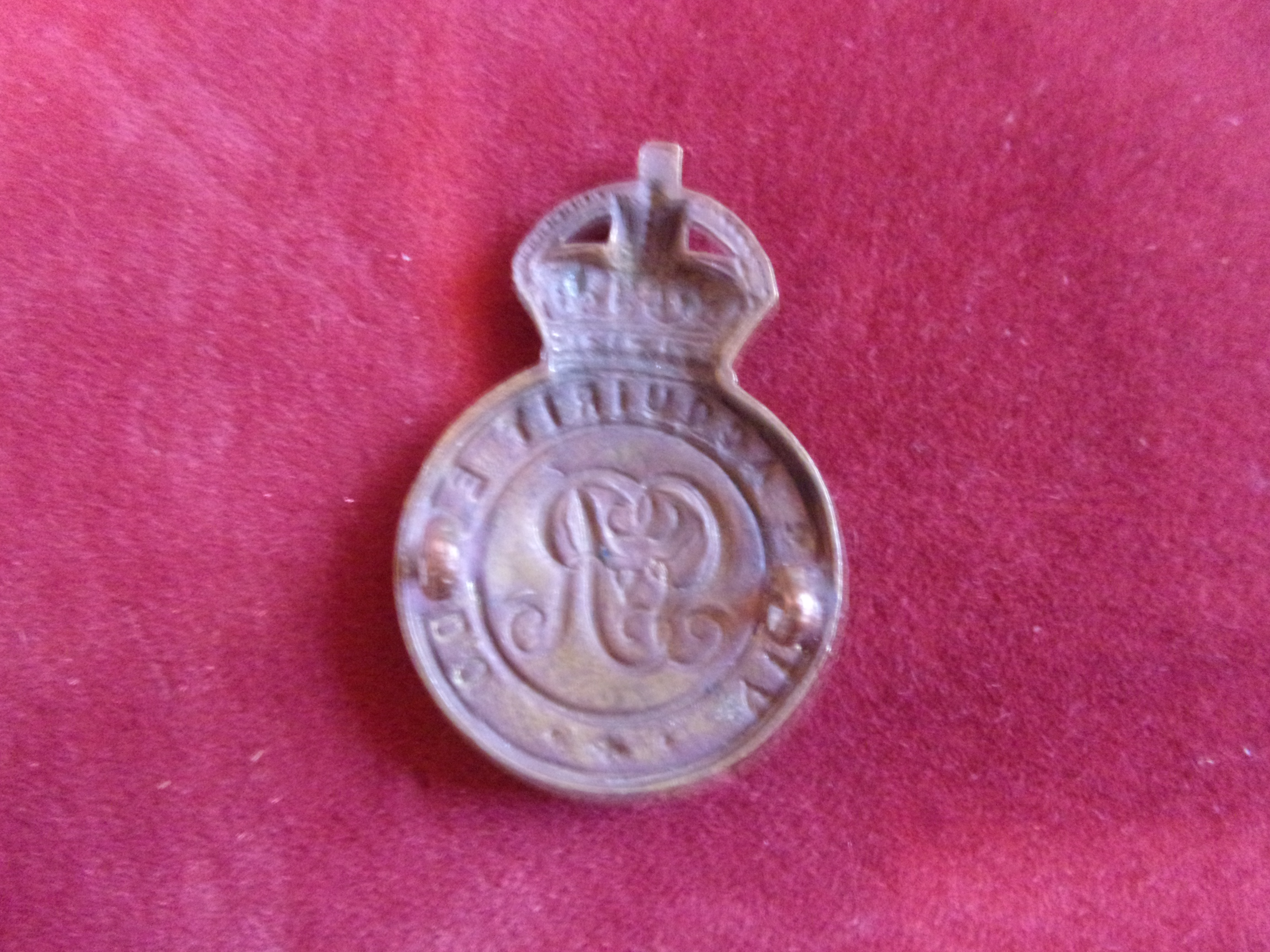 Royal Military College Officer-Cadets' Geo V Cap Badge (Bronze), two lugs. K&K: 1075 - Image 2 of 2