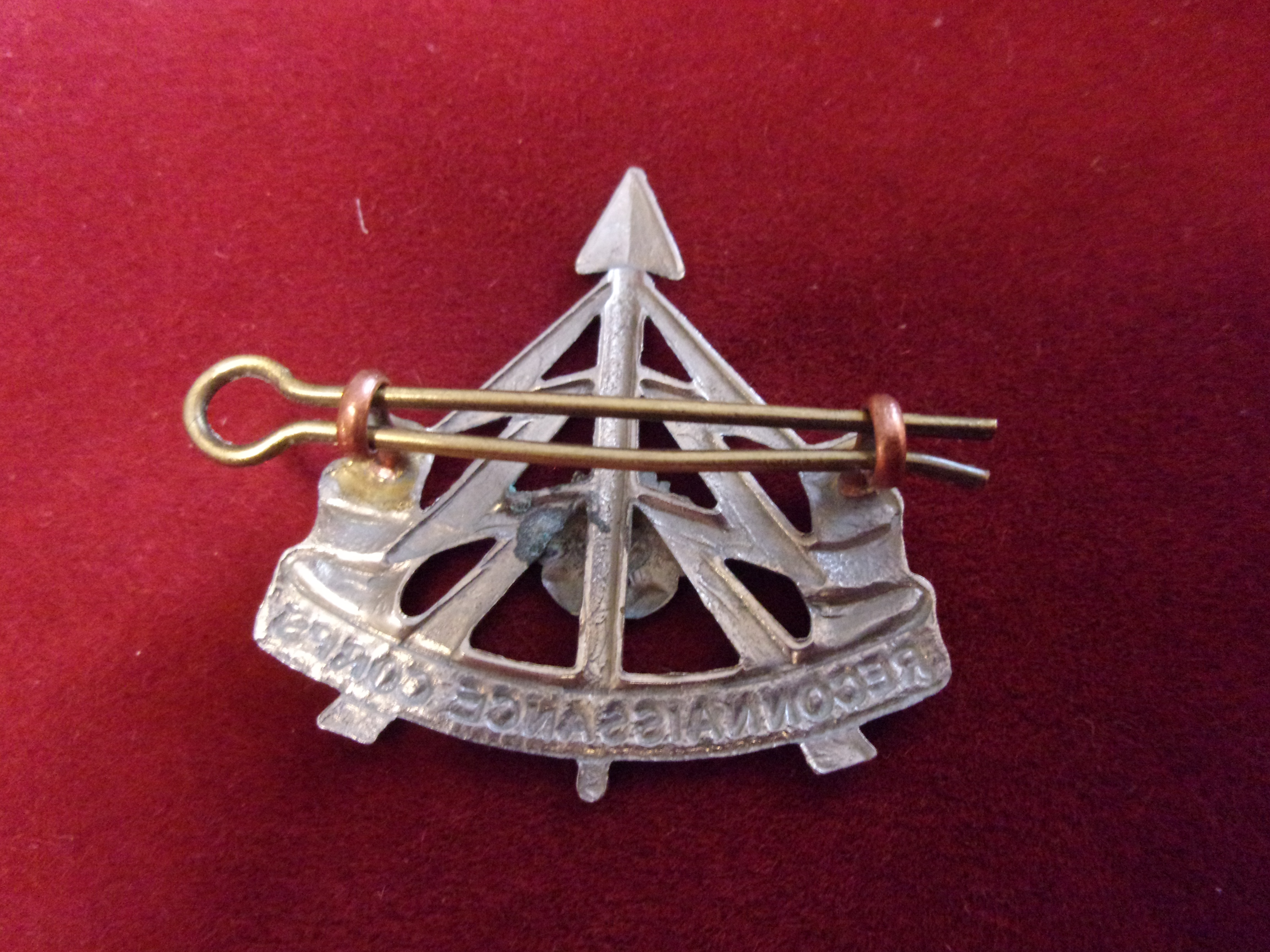 49th Reconnaissance Regiment WWII Officers Cap Badge (White-metal), two lugs. Issued between 1942- - Image 2 of 2