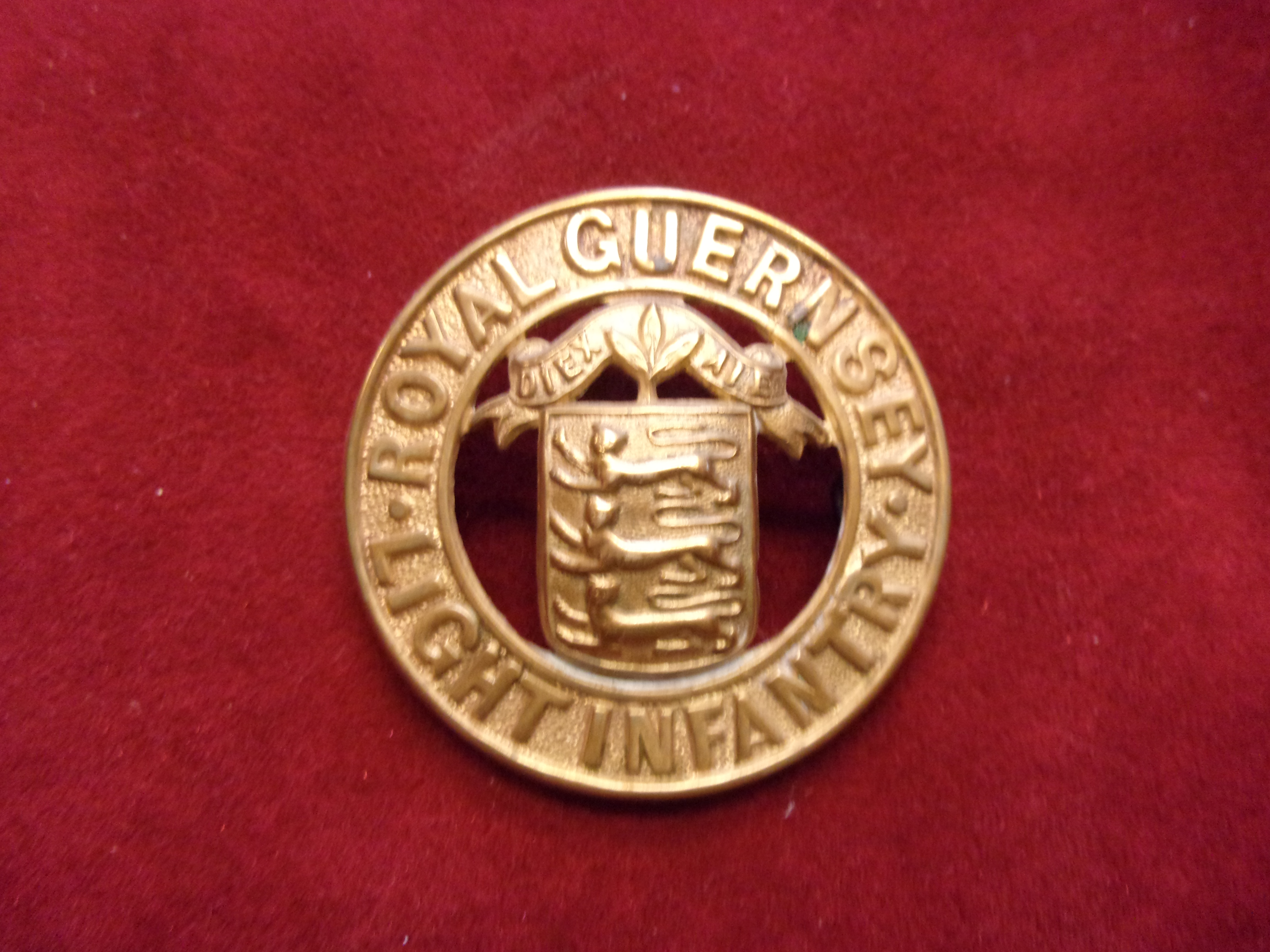 Royal Guernsey Light Infantry (Guernsey Militia) Other Ranks Helmet Plate Centre 1902-1914 (