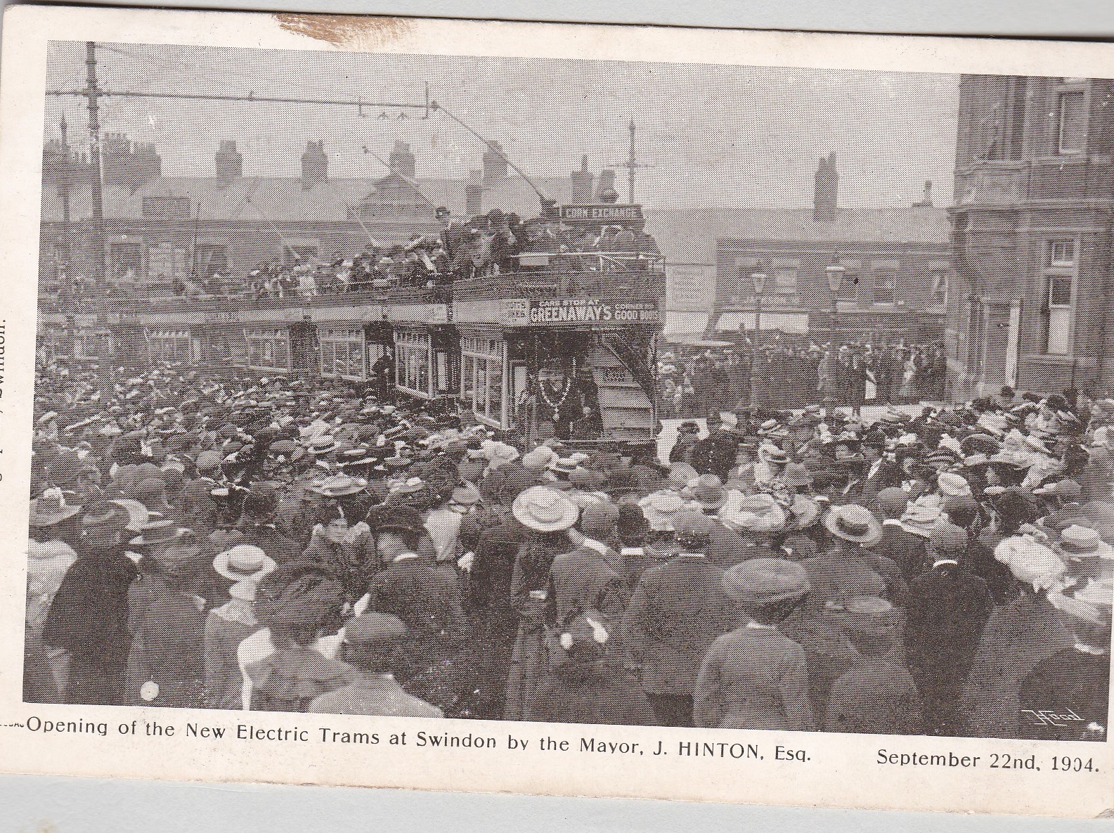 Postcard-Swindon(Wilts)-1934 Opening of the new Electric trams by the Mayor J.Hilton, massive crowd,