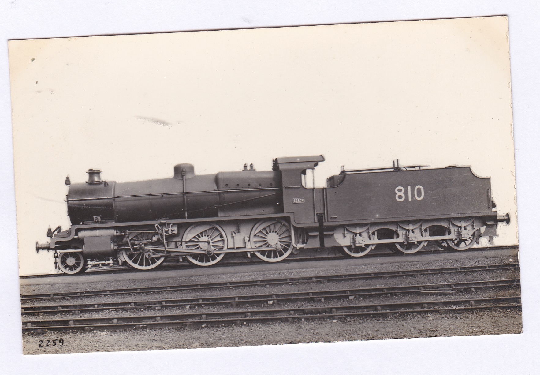 Postcard-Railway South Eastern + Chatham Railway 2-6-0-No.810-a very fine RP a promo card by F