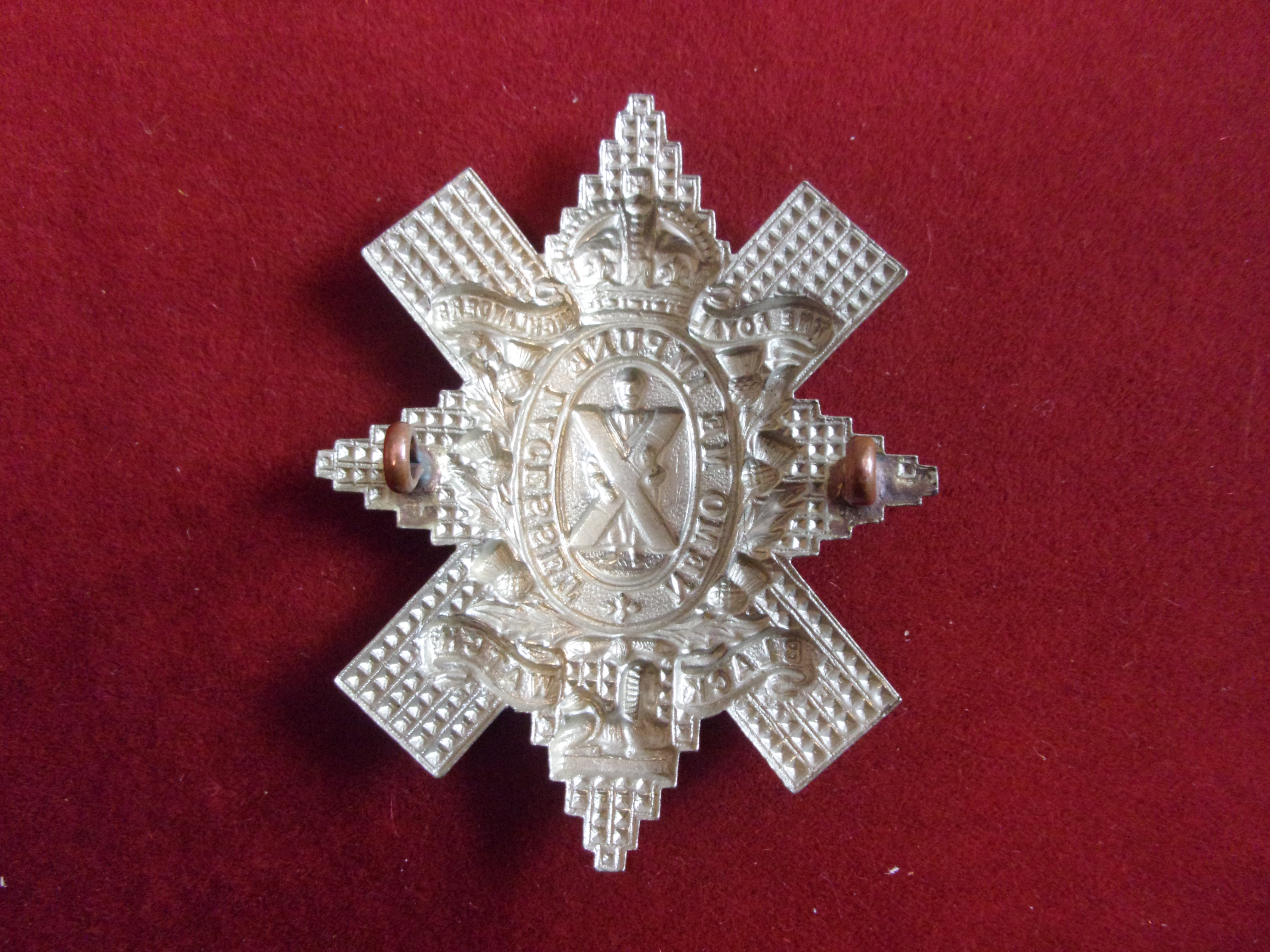 Black Watch (Royal Highlanders) WWI Cap Badge (White-metal), two lugs. K&K: 657-Black Watch (Royal - Image 4 of 5