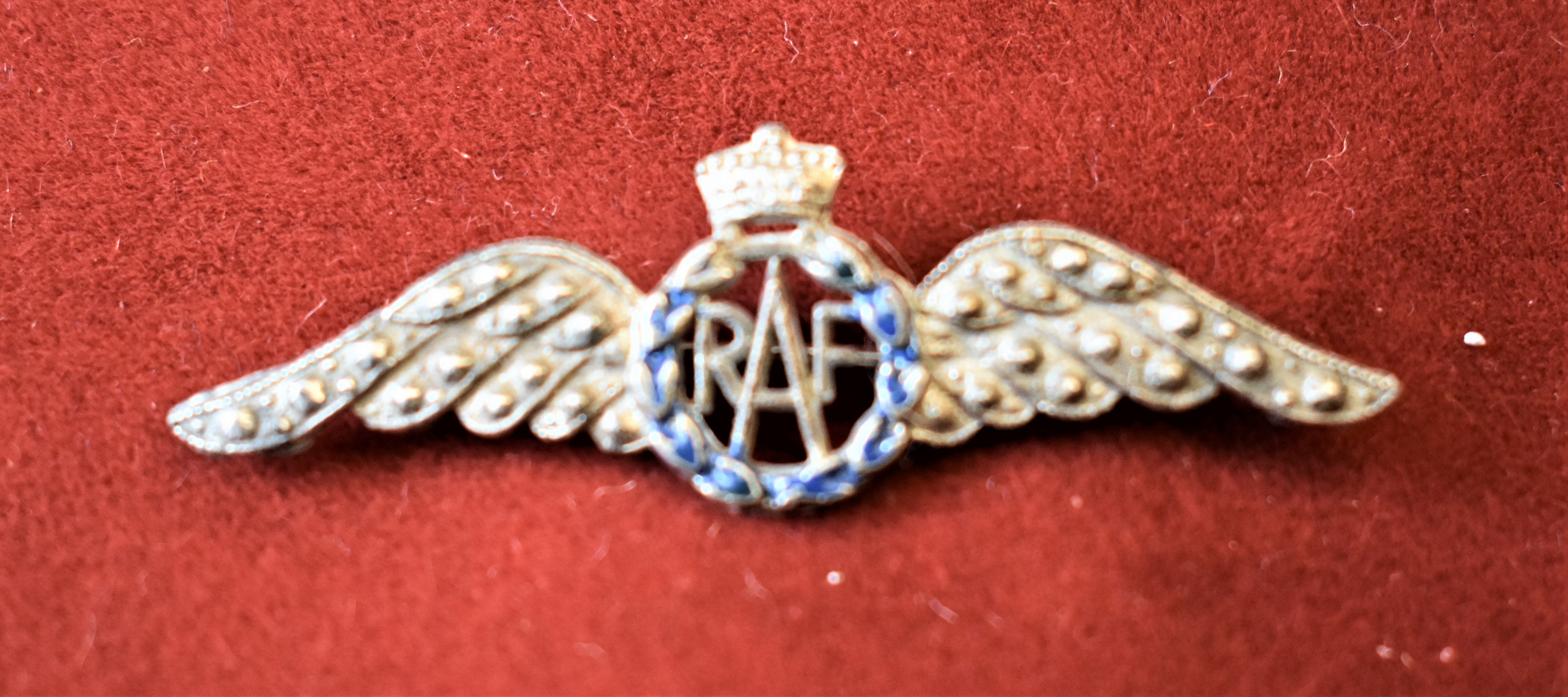 RAF Sweetheart Badge (White-metal) with brooch fitting and blue painted laurel. A fantastic