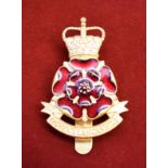 The Queen's Lancashire Regiment EIIR Cap Badge (Gilt and Enamel), slider and made 'SE'