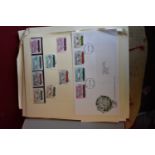 Great Britain 1980-Collection with, mint and used sets and FDC's of issues