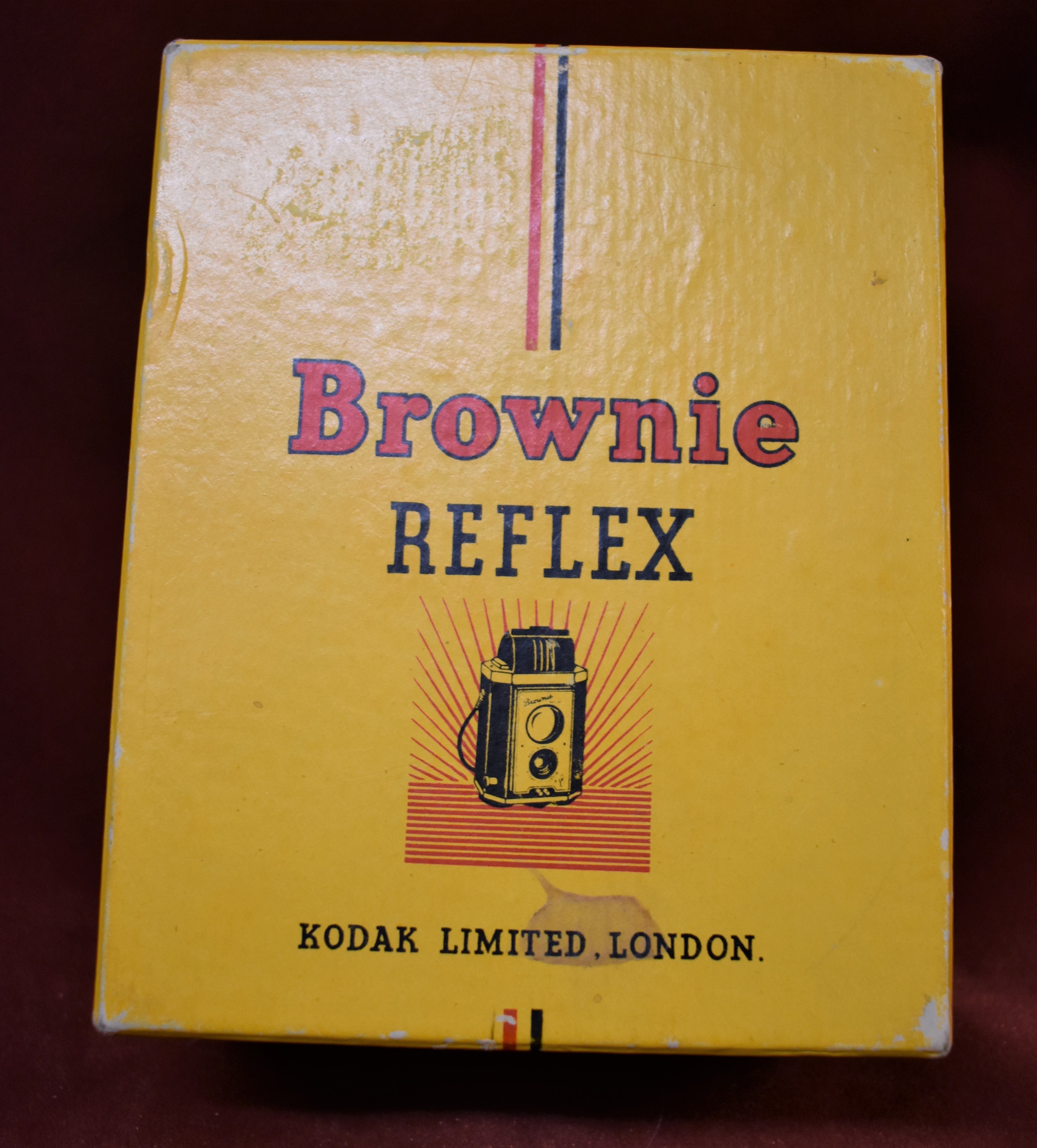 Vintage Rare Collectible Brownie Reflex Made In England Kodak Ltd Box Camera